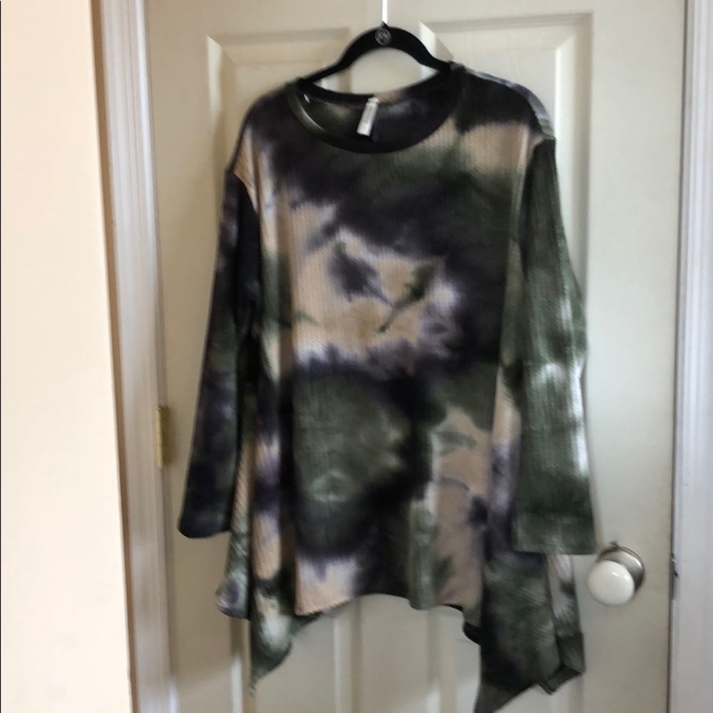 Tye dye shark bit waffle knit top.